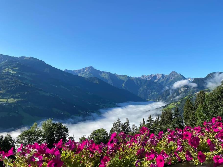 Ferienhaus Zillertal Panorama Blick Balkon Sauna Zellberg Екстериор снимка