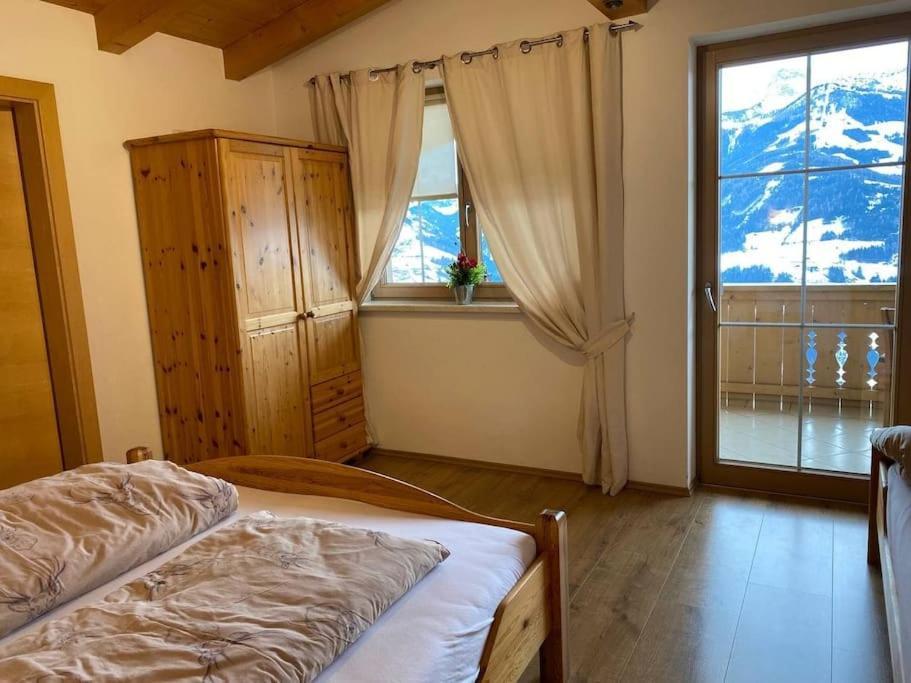 Ferienhaus Zillertal Panorama Blick Balkon Sauna Zellberg Екстериор снимка