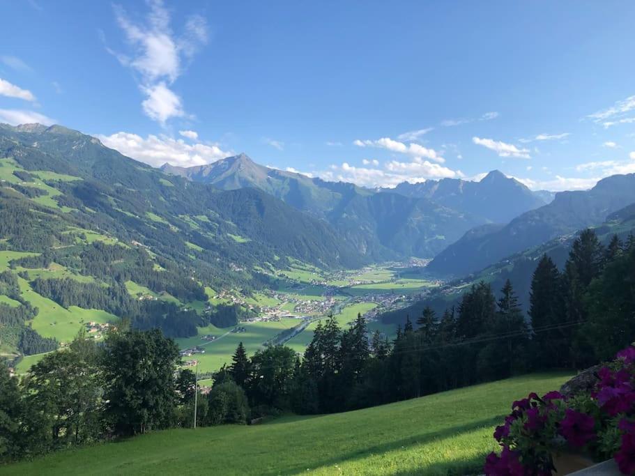 Ferienhaus Zillertal Panorama Blick Balkon Sauna Zellberg Екстериор снимка